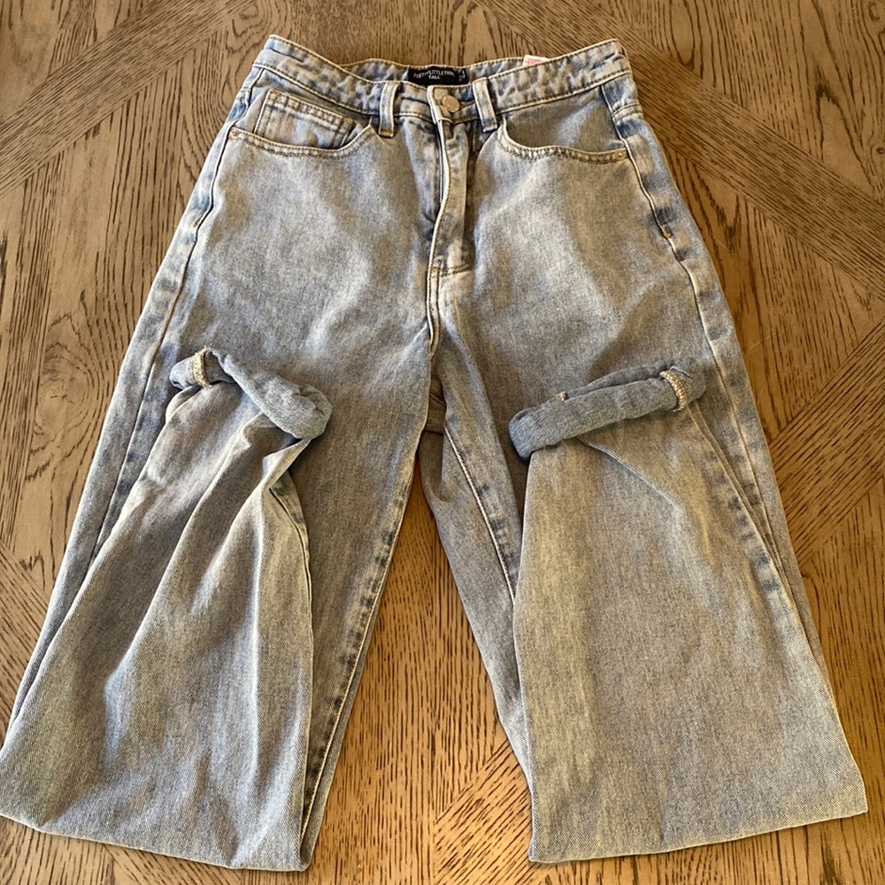PrettyLittleThing Mom Jeans